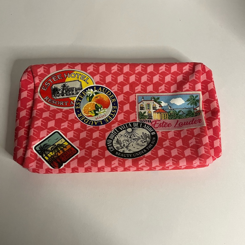 Estée Lauder makeup bag and bag tag